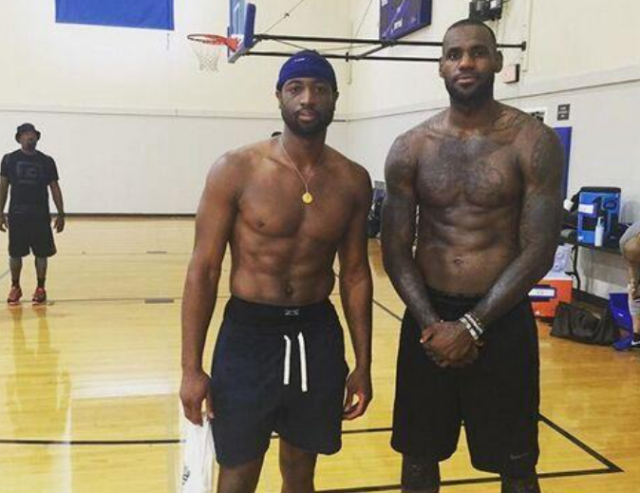 湖人目前战绩排在联盟第7，但总净胜分只有-15排在联盟第15（湖人战绩第7，净胜分-15却仅排联盟第15位）