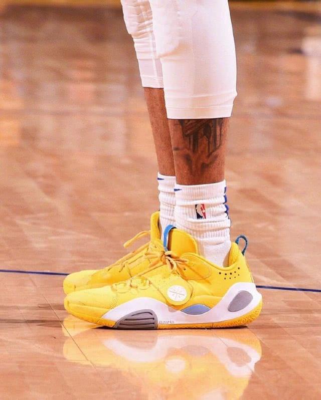 卫报：曼联对沃特金斯估价4000万至4500万镑，维拉要6000万镑（卫报：曼联仅估沃特金斯4000万-4500万英镑，维拉要价高达6000万英镑）