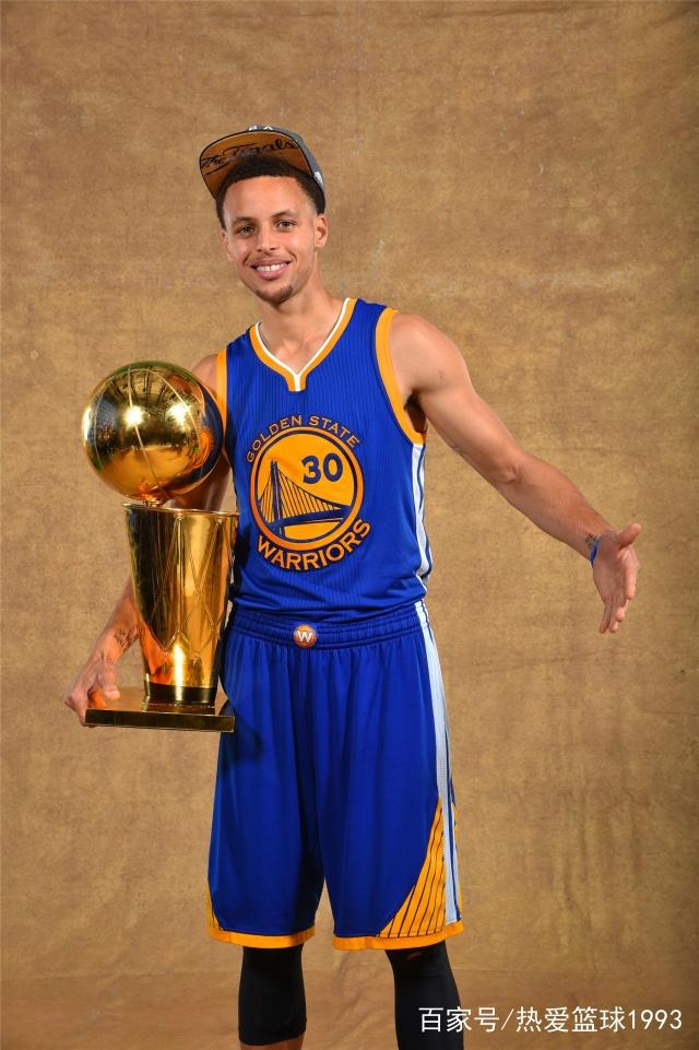 334球66助攻，哈兰德职业生涯已直接参与400球（哈兰德职业生涯直接参与进球达400次：334球+66助攻）