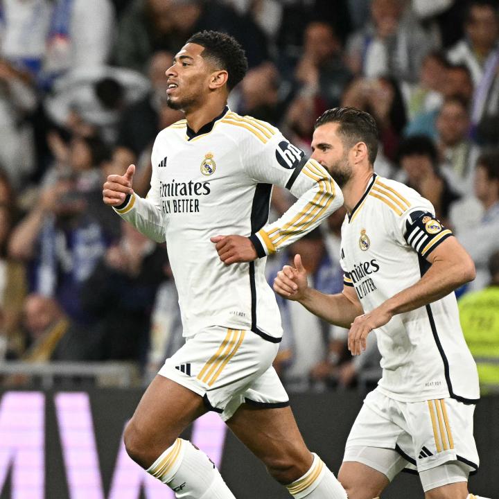 维拉客场4-3逆转布莱顿，终结其英超主场不败纪录，升至第三名。（维拉客场4-3逆转布莱顿，终结其主场不败，排名升至第三）