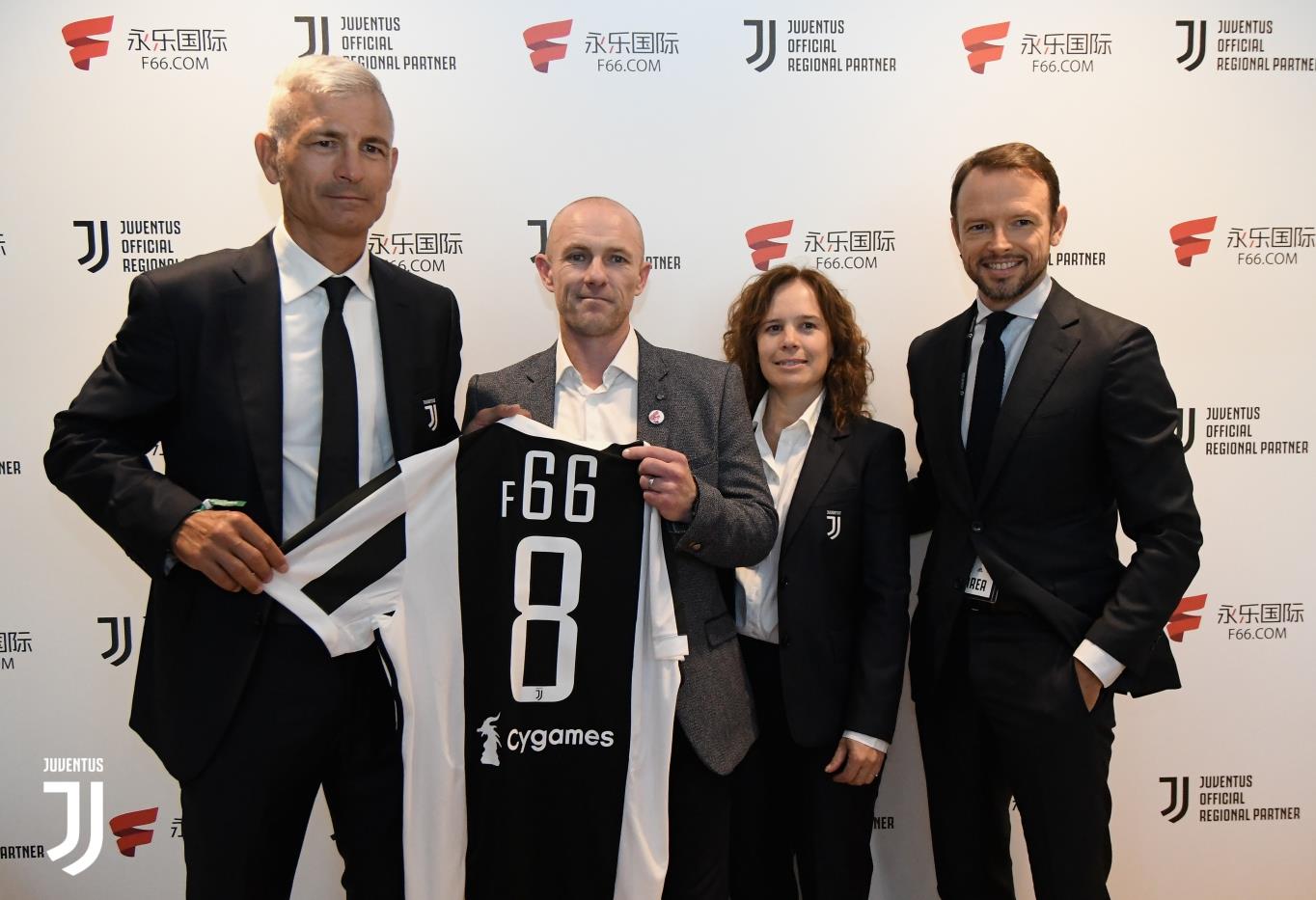 胡梅尔斯：在红牌出现前，拜仁彻底压制了巴黎圣日耳曼（胡梅尔斯：红牌前，拜仁对巴黎圣日耳曼占据绝对上风）