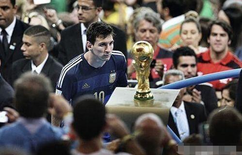 有些瞬间，会被历史记住（有些时刻，注定被历史铭记）