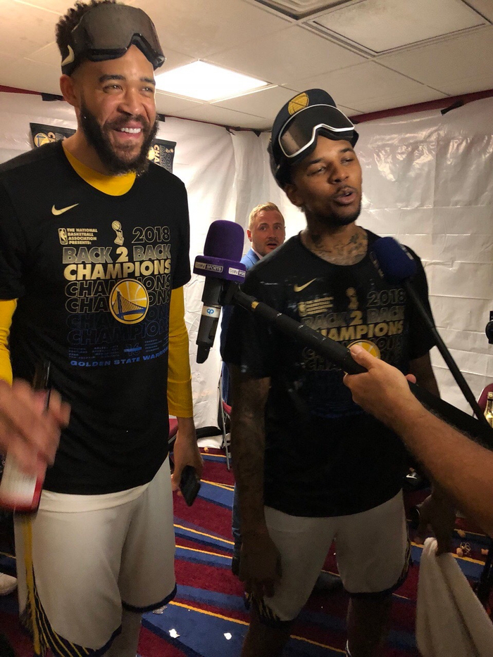 C罗白宫晒自拍照，与因凡蒂诺、马斯克等人同框（C罗在白宫发自拍，和因凡蒂诺、马斯克等人同框）