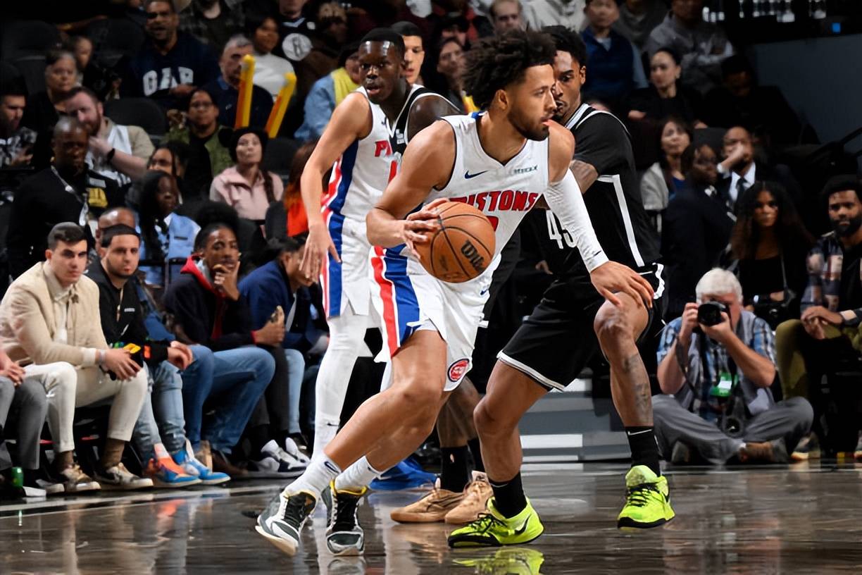 斯基拉：那不勒斯依然想租梅努，球员也想要获得更多出场机会（斯基拉：那不勒斯仍盼租借梅努，球员寻求更多出场时间）