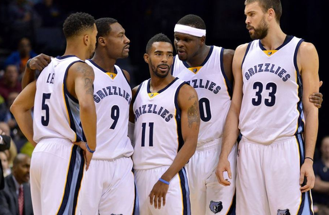 TA：菱形中场巩固了红军防守，伊萨克&埃基蒂克组合仍需磨合（战术解析：菱形中场稳住红军防线，伊萨克与埃基蒂克的组合仍待磨合）