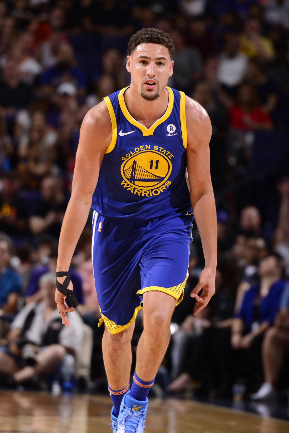 首发变阵！火箭圣诞大战战湖人首发：伊森顶替奥科吉出战（火箭圣诞夜战湖人首发调整：伊森取代奥科吉进入先发阵容）