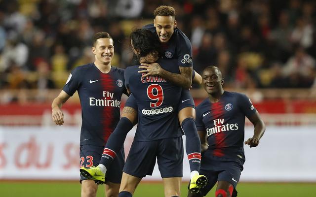 卡恩：纳格尔斯曼应该停止试验；拜仁和于帕续约的代价很昂贵（卡恩直言纳格尔斯曼应收手试验，拜仁与于帕续约成本高企）